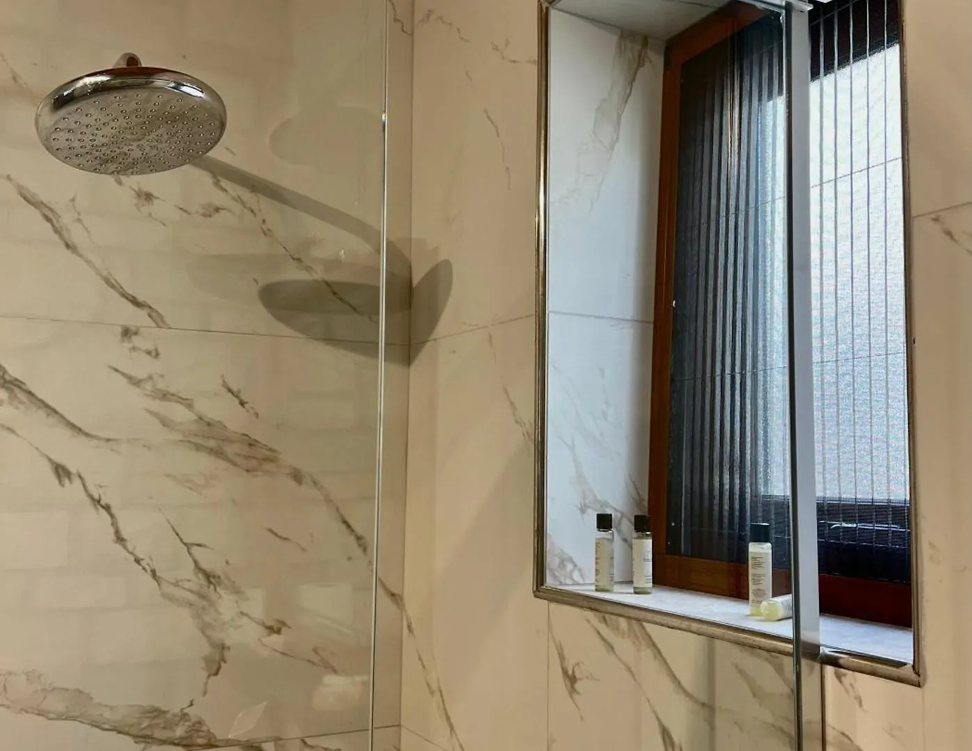 Palermiti Luxury Rooms Himare 0*,  Albania